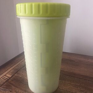 Dexas Mudbuster Doggy Paw Cleaner EUC